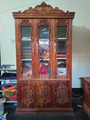 Dressing table and almirah for sale.