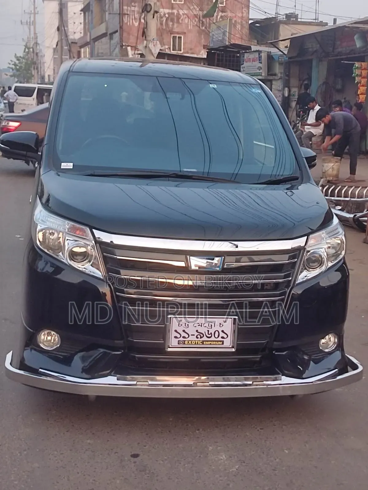 Toyota Noah 2.0 Front-Wheel Drive (7 Seater) 2017 Black