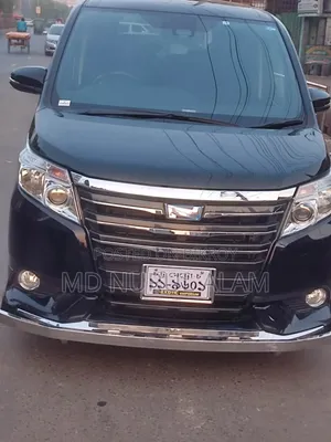 Toyota Noah 2.0 Front-Wheel Drive (7 Seater) 2017 Black