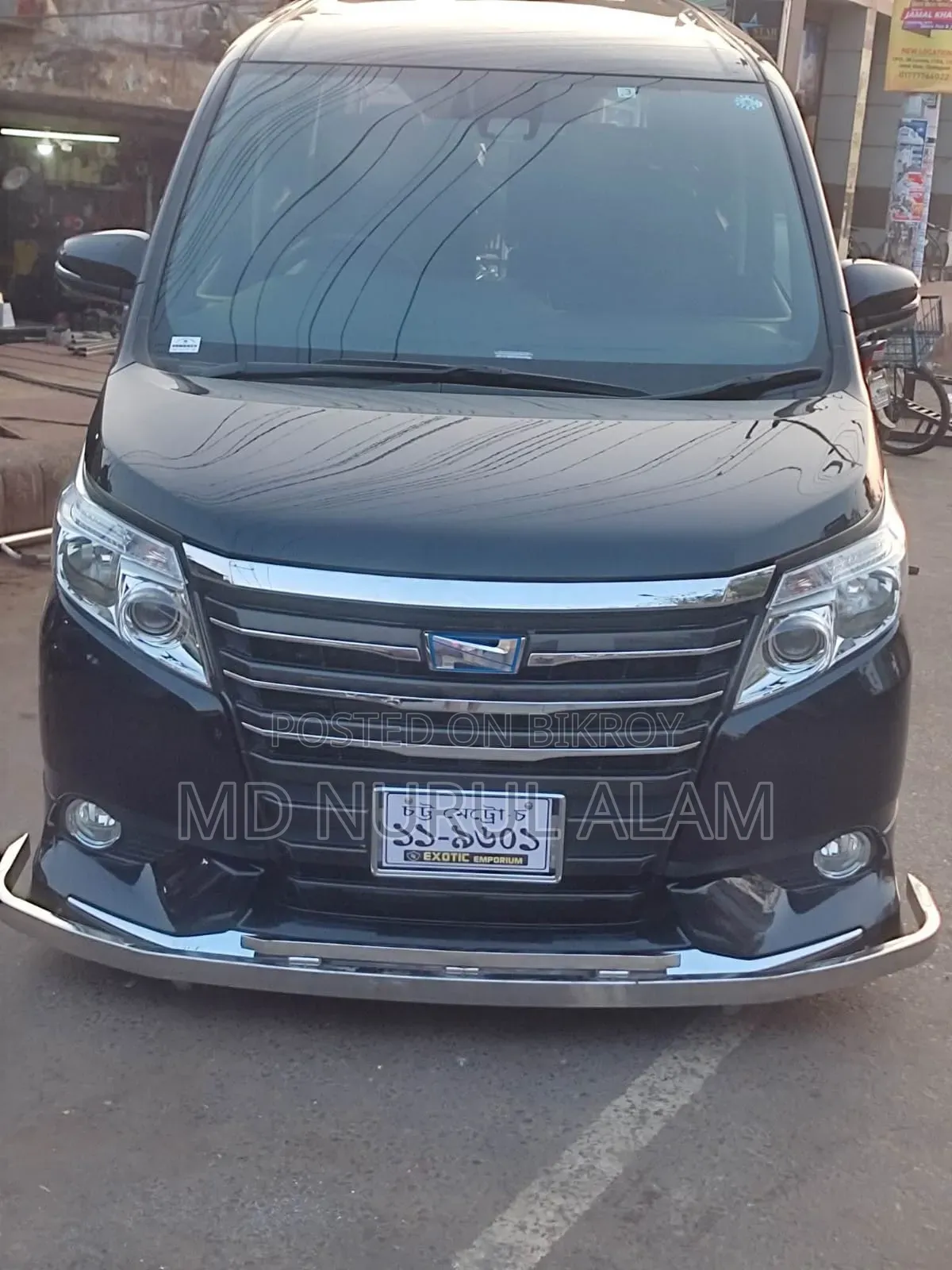 Toyota Noah 2.0 Front-Wheel Drive (7 Seater) 2017 Black