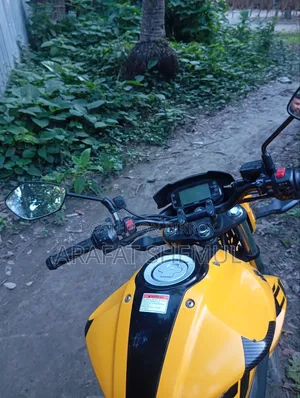 Suzuki Gixxer 2025 Yellow