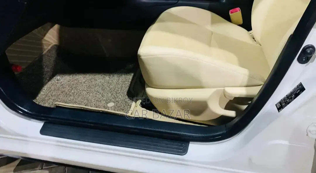 Toyota Premio 1.5 FWD 2019 Pearl
