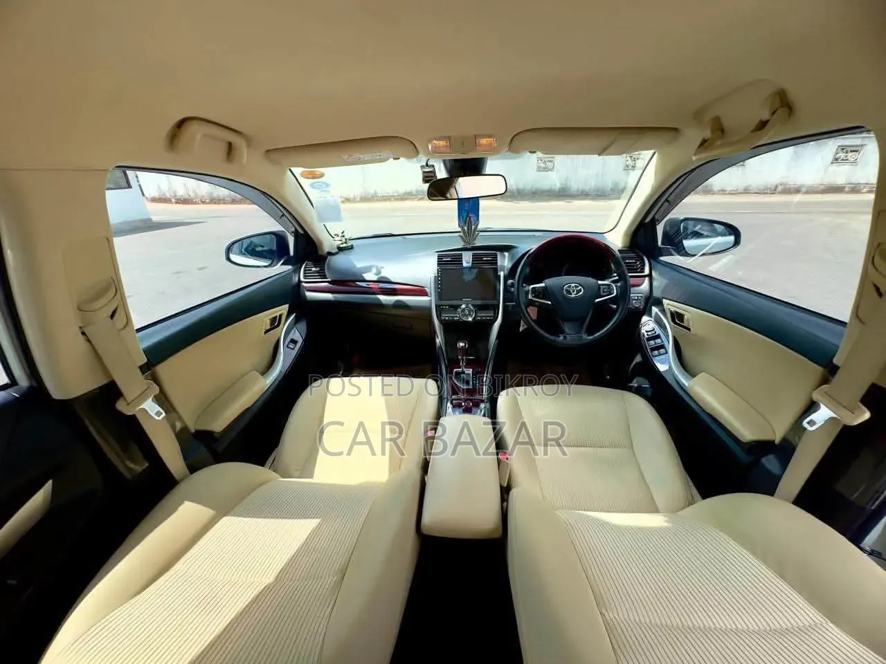 Toyota Premio 1.5 FWD 2019 Pearl