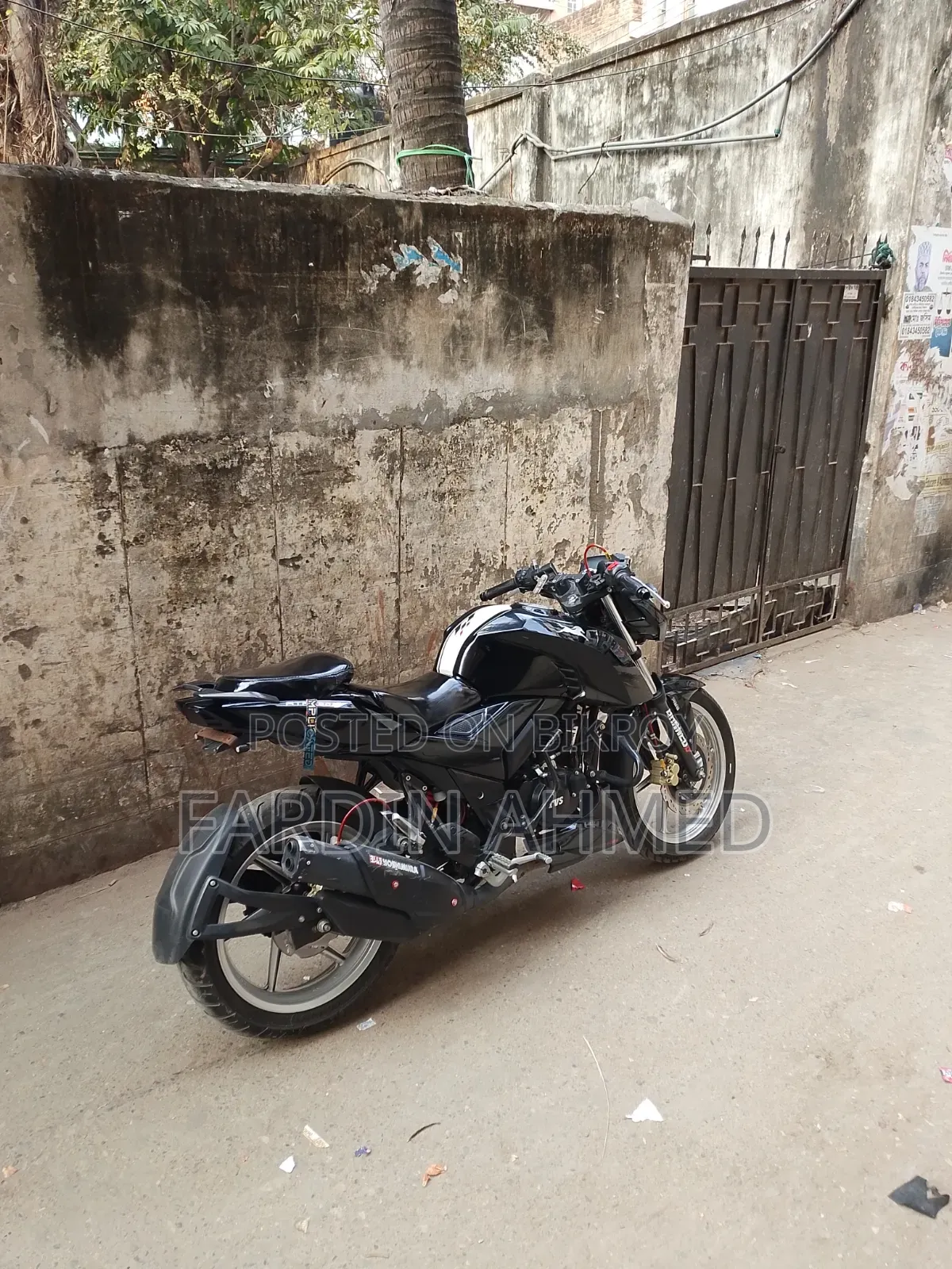 New TVS Apache 160 4V 2025 Black