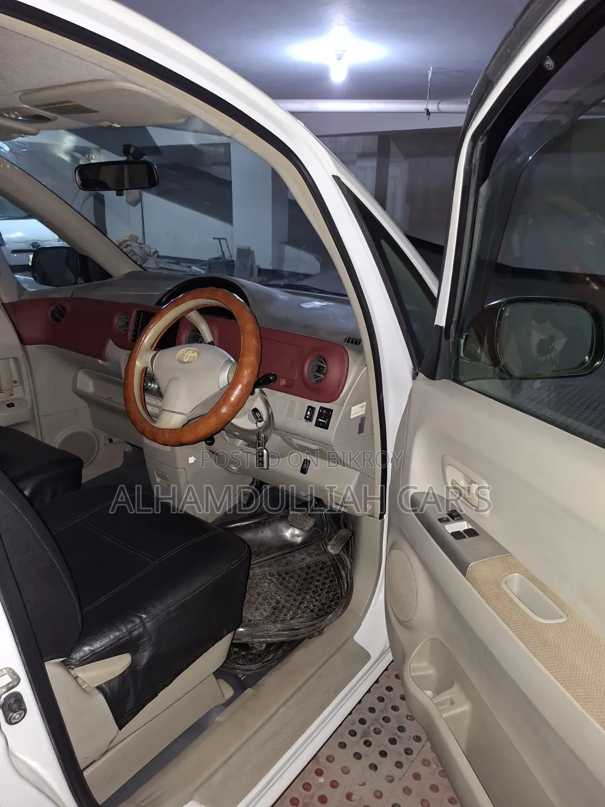 Toyota Porte 1.3 Front Wheel Drive 2009 Pearl