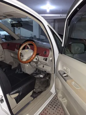 Toyota Porte 1.3 Front-Wheel Drive 2009 Pearl