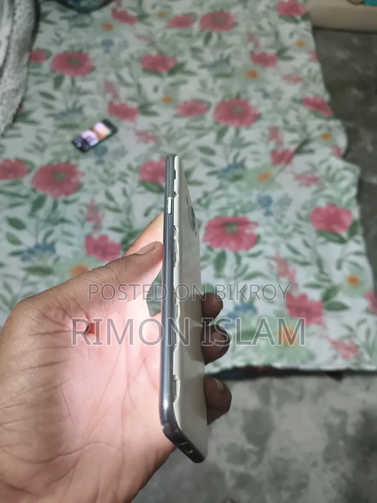 Samsung Galaxy J7 32 GB White