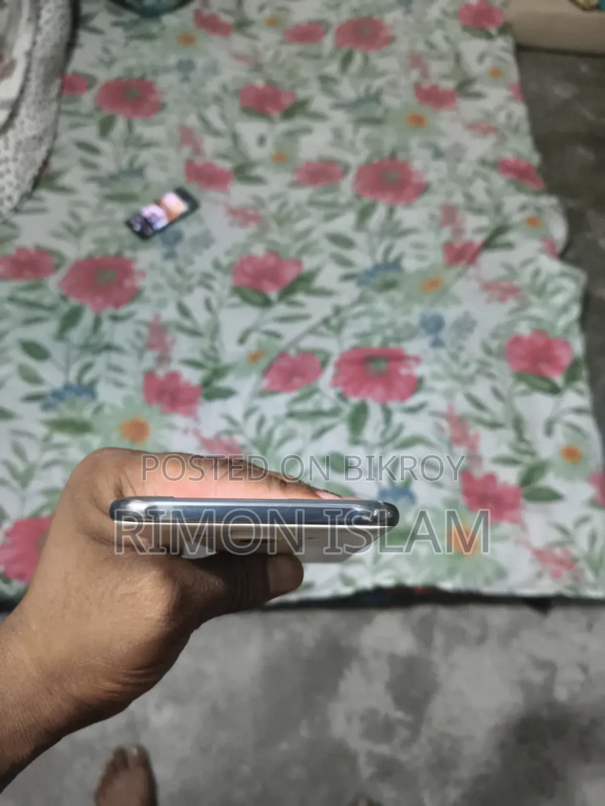 Samsung Galaxy J7 32 GB White