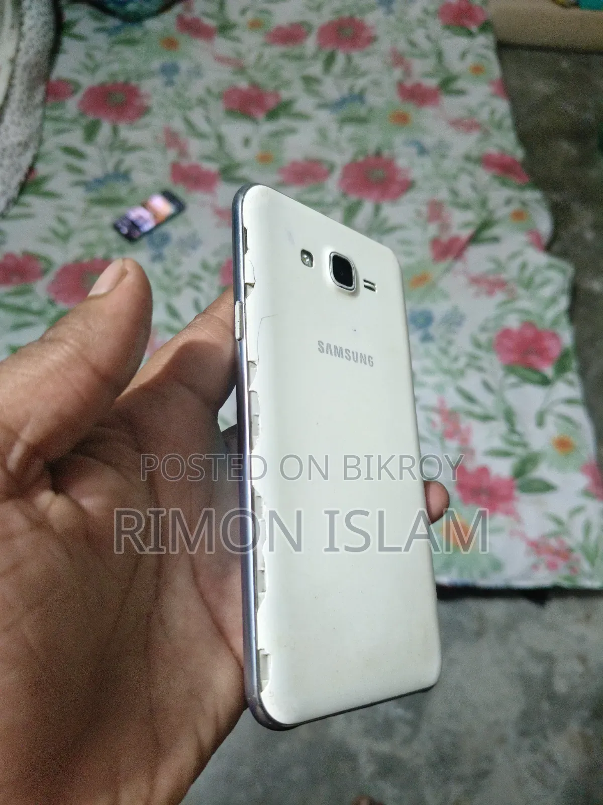 Samsung Galaxy J7 32 GB White