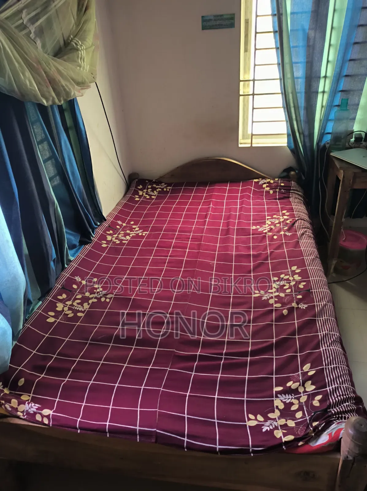 Semi Double Bed