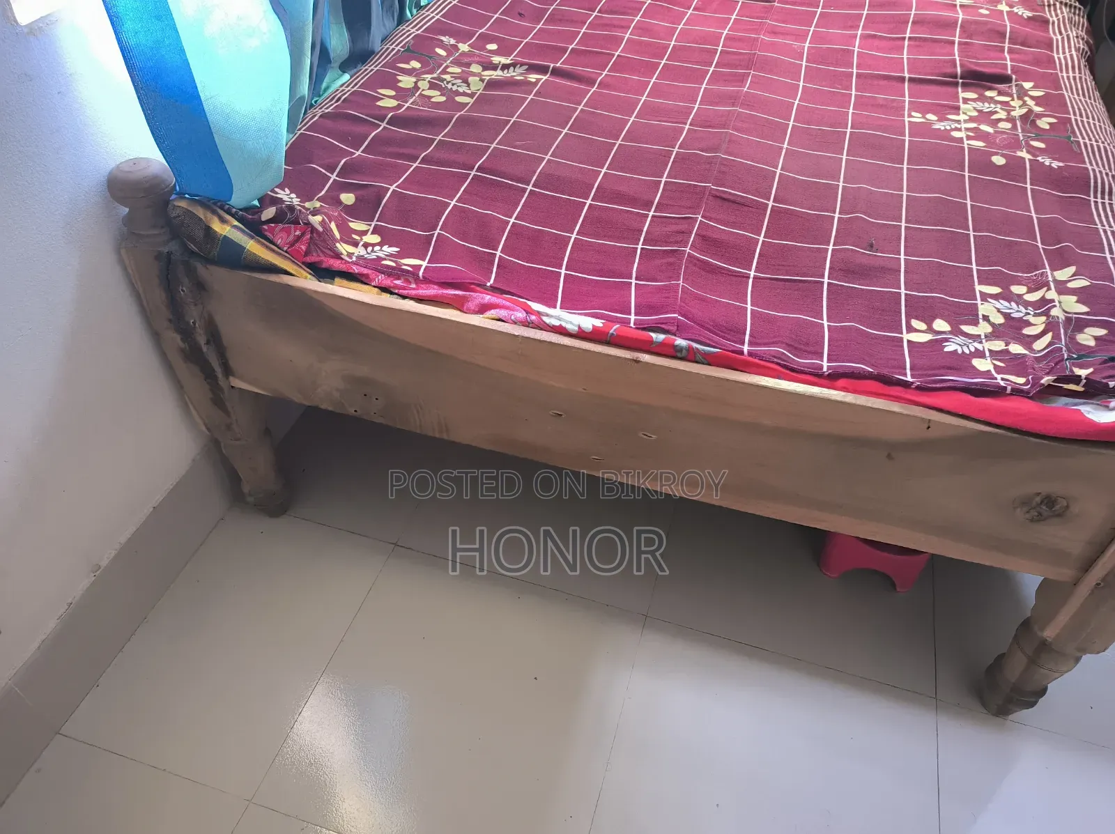 Semi Double Bed