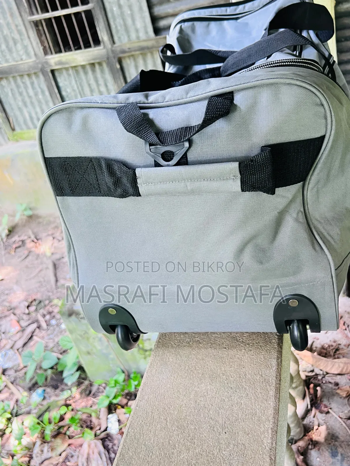 Used for only 1 day, bought from Xbinary showroom. Purchased for