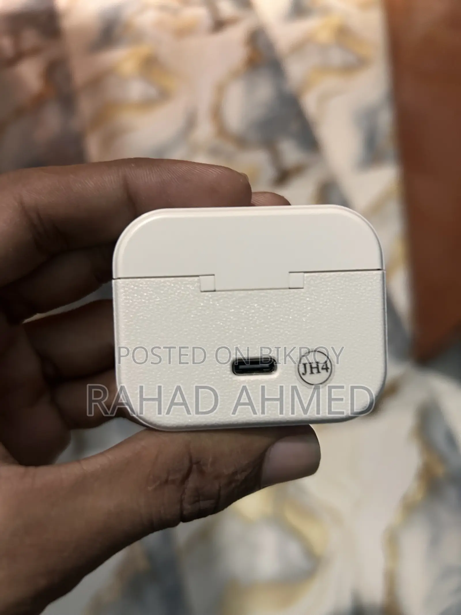 এয়ারপডস হেডফোন