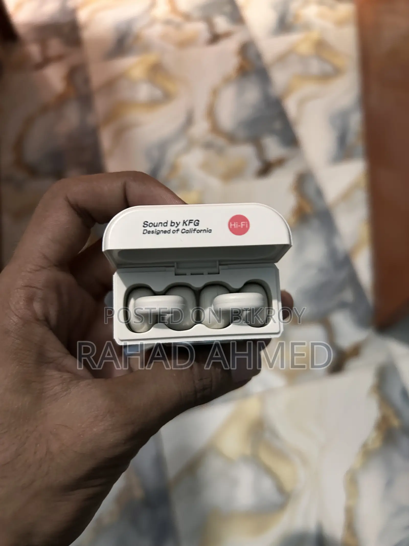 এয়ারপডস হেডফোন