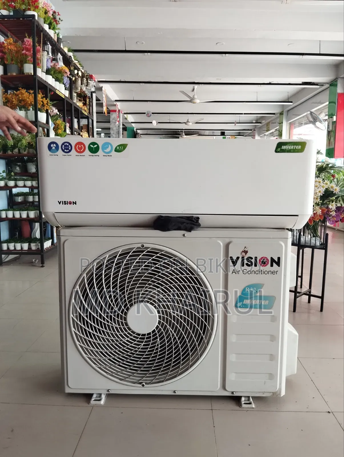 1.5 Ton Inverter AC 6 Months Used 12 Years Warranty