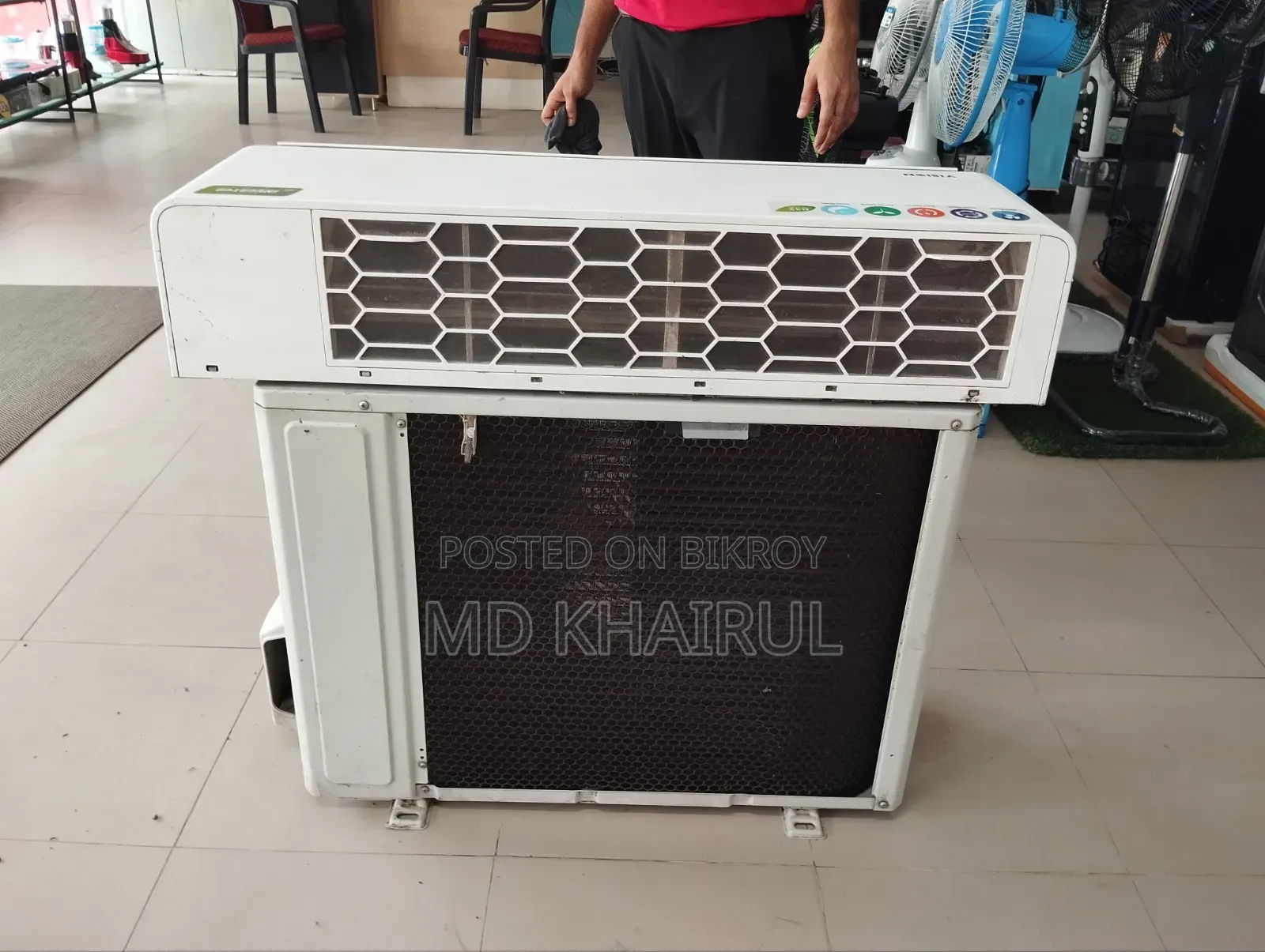 1.5 Ton Inverter AC 6 Months Used 12 Years Warranty