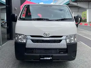 Toyota HiAce 2021 White