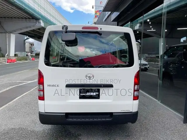 Toyota HiAce 2021 White