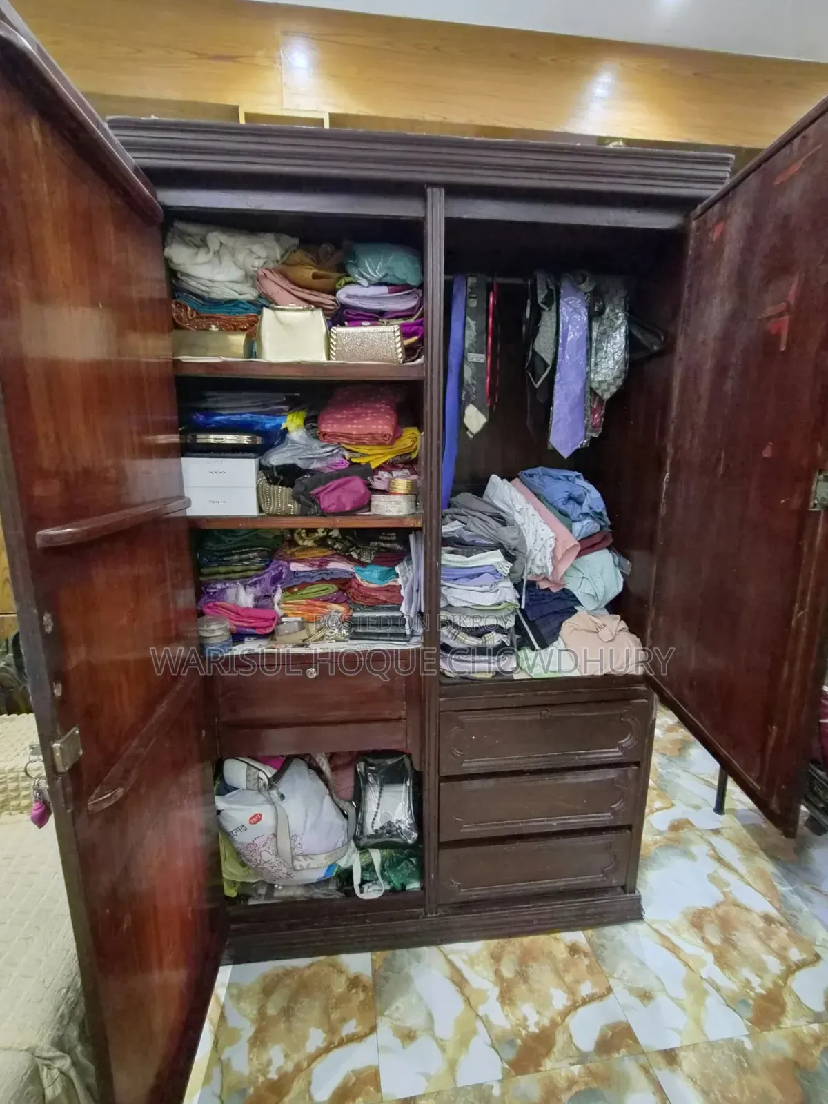 প্রিমিয়াম কাঠের আলমারি
