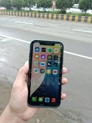 Apple iPhone XR 64 GB Red