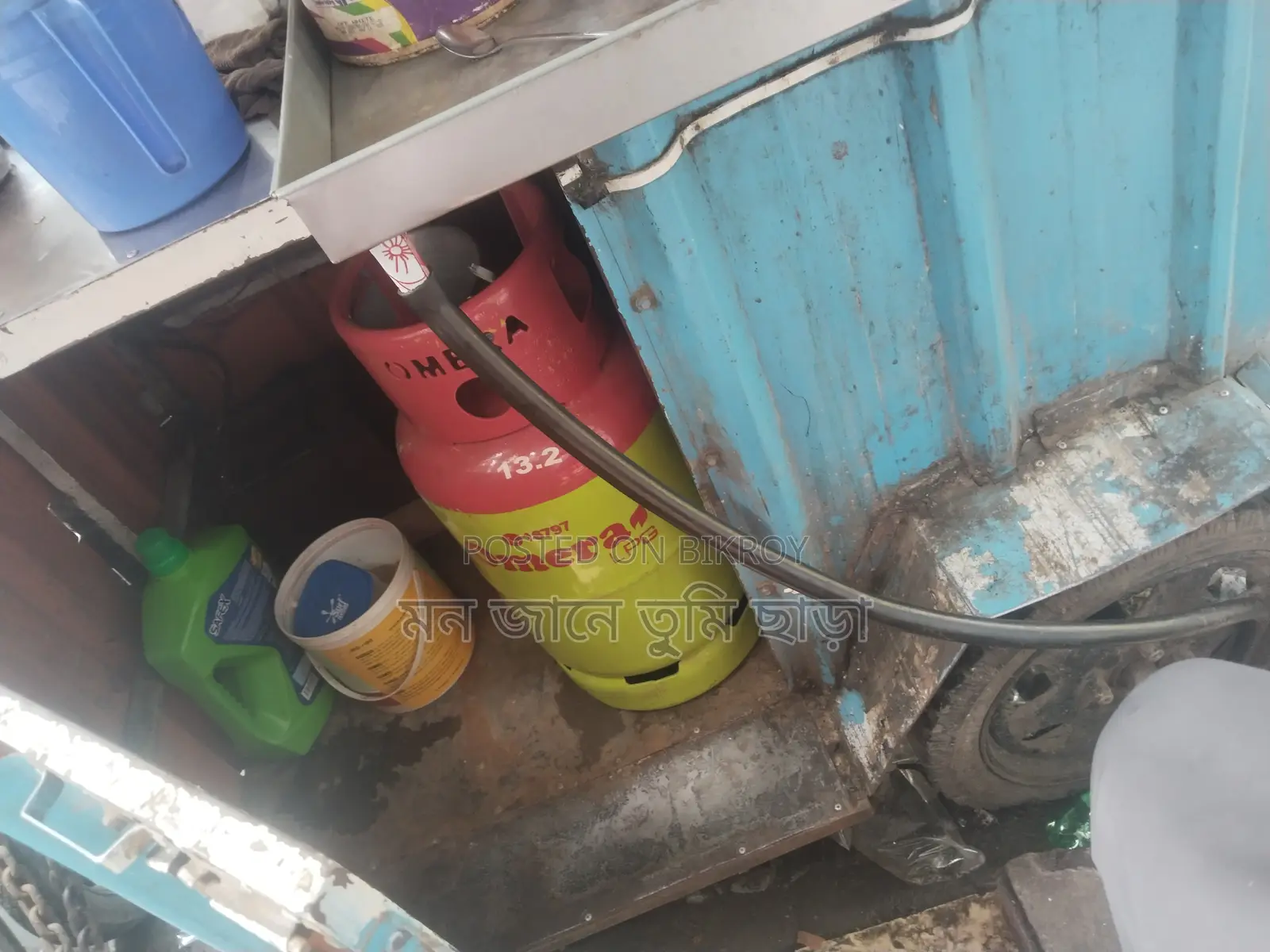 ফুডকাট গাড়ি