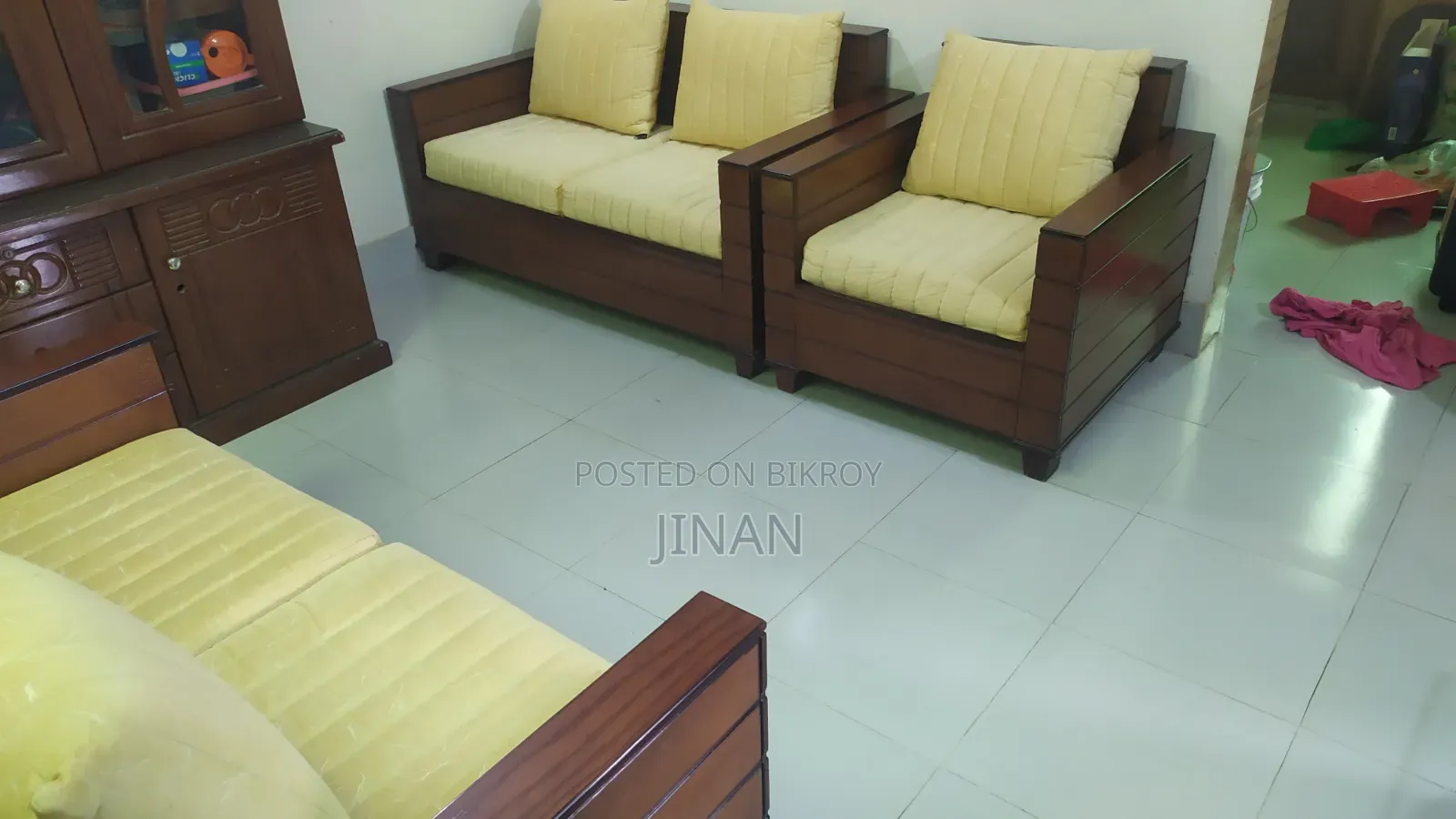 Canadian Wok-Benier Sofa Set