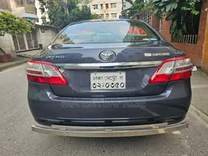 টয়োটা প্রিমিও ২০১৫ গ্রে