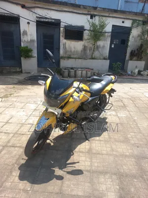 মোটরসাইকেল ২০১৫ হলুদ