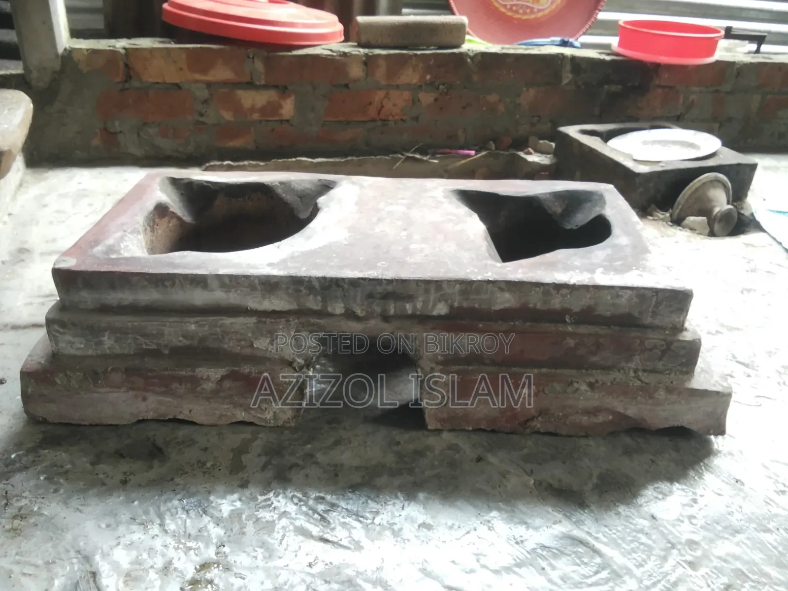 সিমেন্টের ডাবল চুলা বিক্রির জন্য।