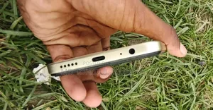 ভিভো ওয়াই১৬ ৬৪ জিবি গোল্ড
