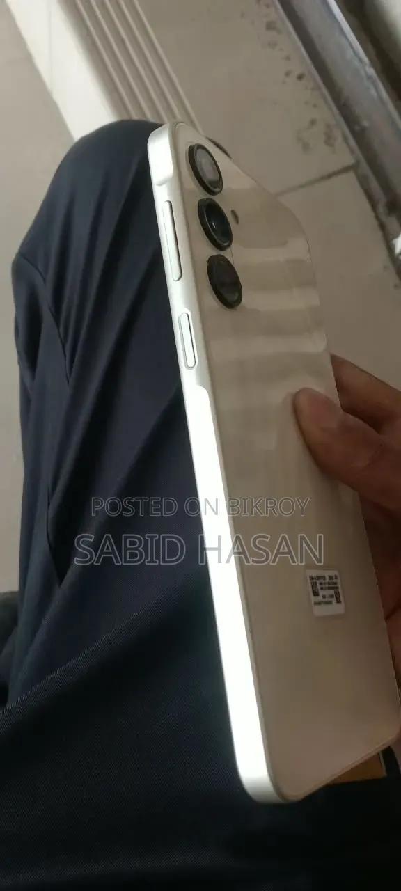 New Samsung Galaxy A16 5G 128 GB Gold