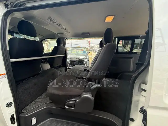 Toyota HiAce 2022 White
