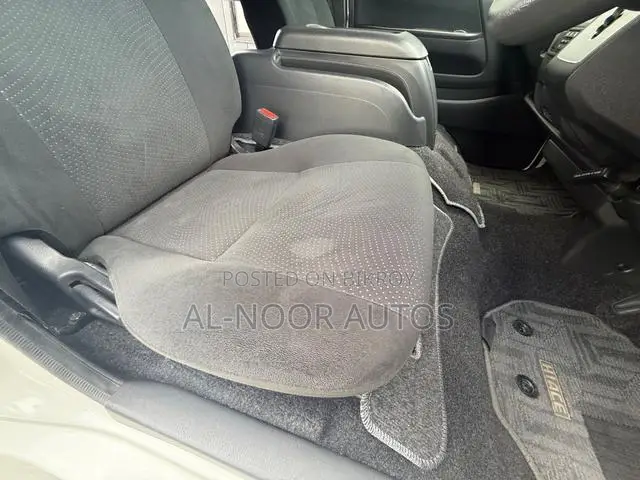 Toyota HiAce 2022 White