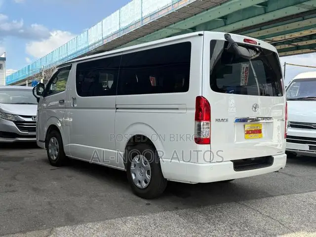 Toyota HiAce 2022 White
