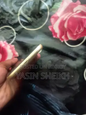 অ্যাপল আইফোন ১১ ১২৮ জিবি হলুদ