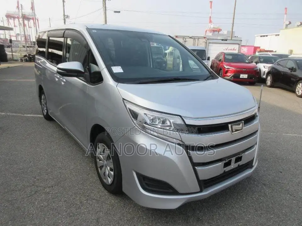Toyota Noah 2.0 FWD (8 Seater) 2021 Silver