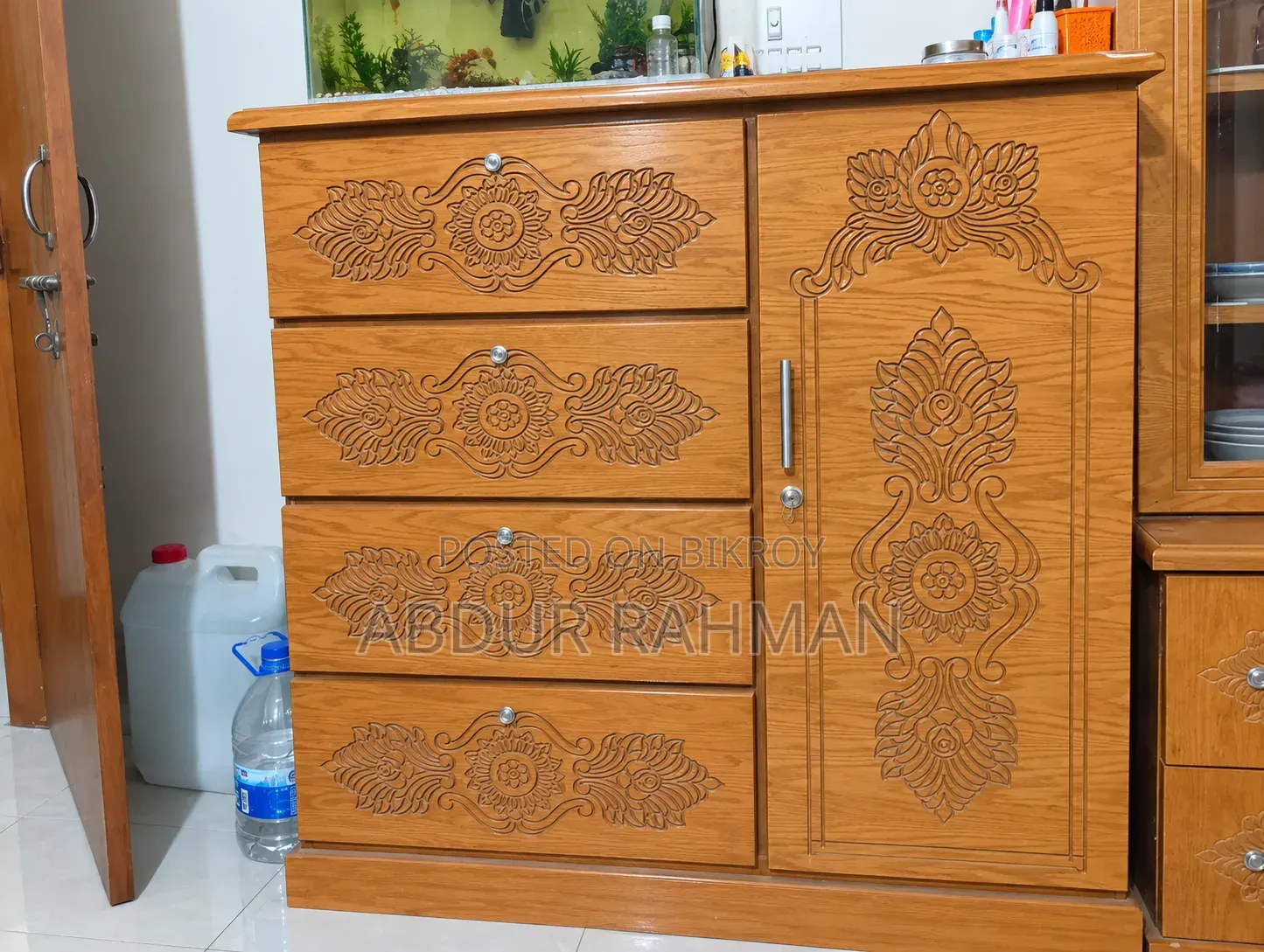 Partex Showcase and Wardrobe