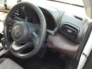 টয়োটা ইয়ারিস ক্রস ২০২১ হোয়াইট