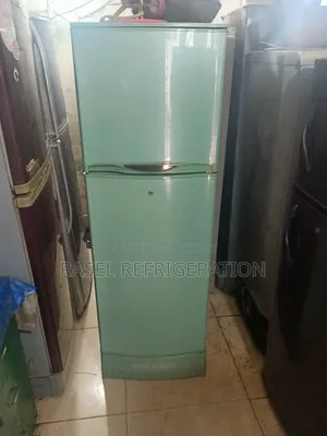 ২৮০ লিটার রানিং শার্প ফ্রিজ বিক্রি করা হবে।