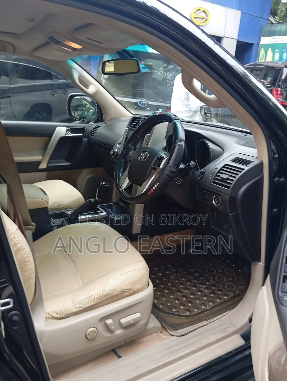 Toyota Land Cruiser Prado 2011 Black
