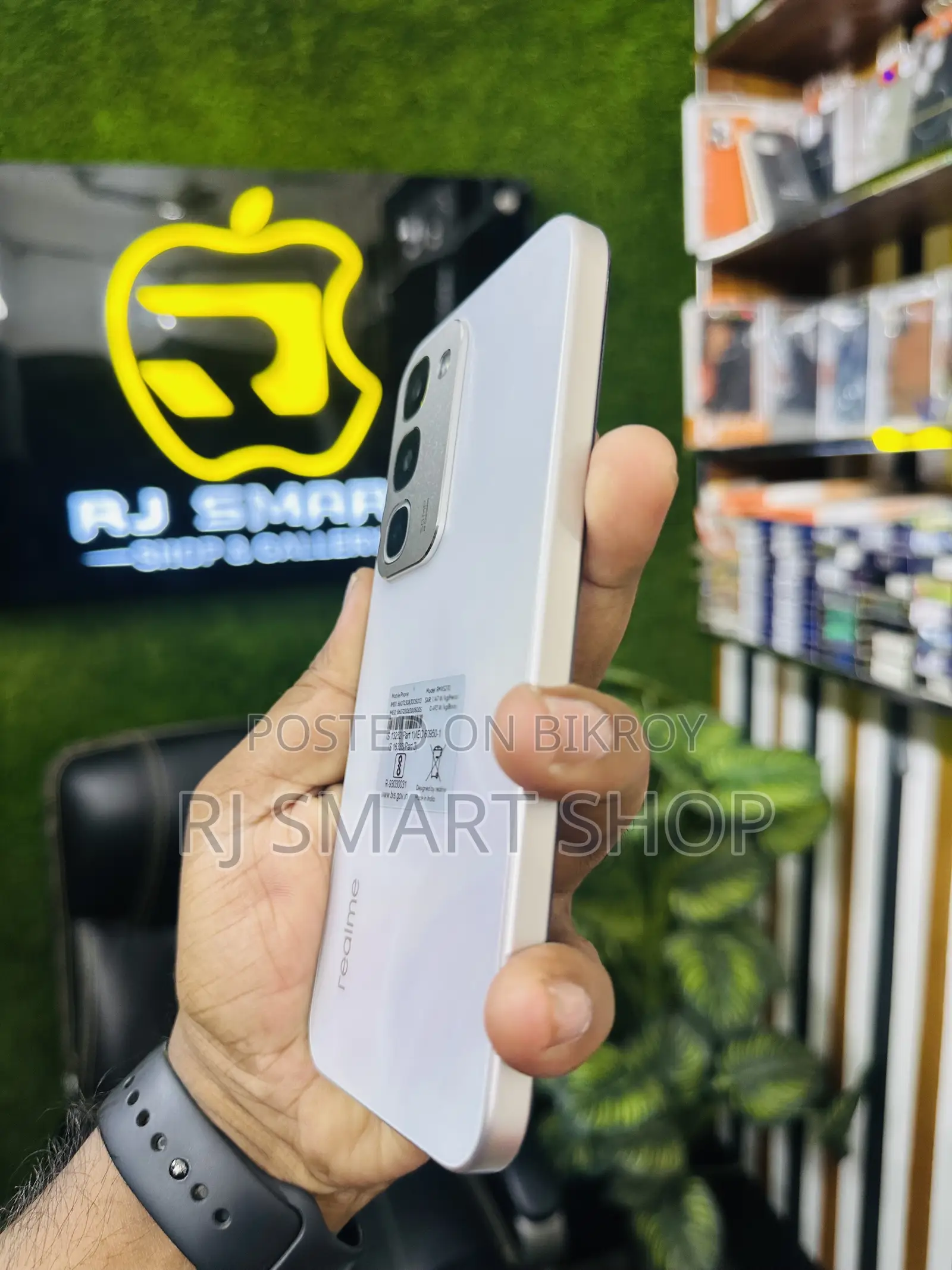 Realme 128 GB White