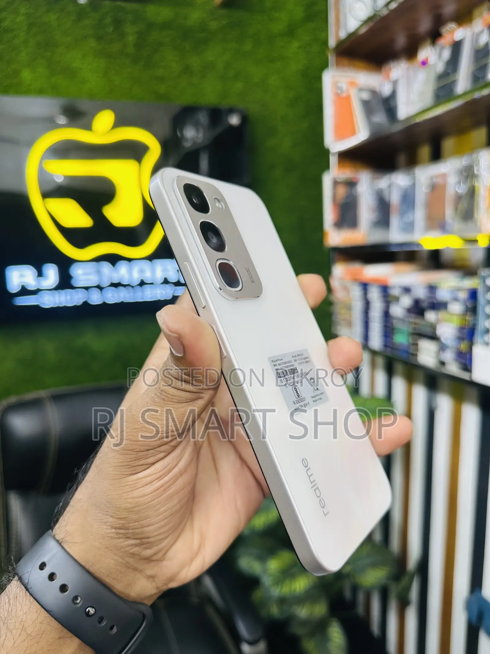 Realme 128 GB White