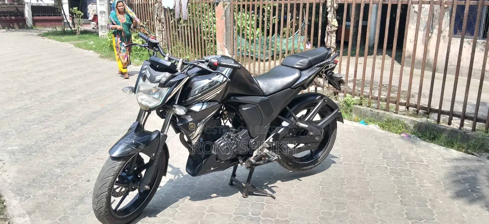 নতুন ইয়ামাহা এফজেডএস ভি২ ২০১৭ ব্ল্যাক