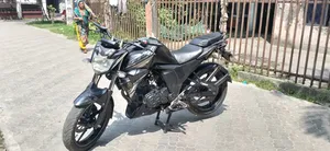 নতুন ইয়ামাহা এফজেডএস ভি২ ২০১৭ ব্ল্যাক