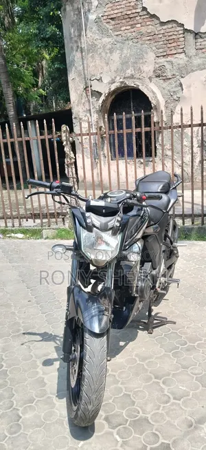 নতুন ইয়ামাহা এফজেডএস ভি২ ২০১৭ ব্ল্যাক