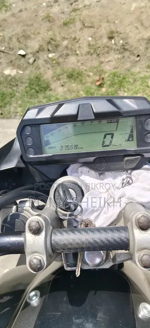 নতুন ইয়ামাহা এফজেডএস ভি২ ২০১৭ ব্ল্যাক