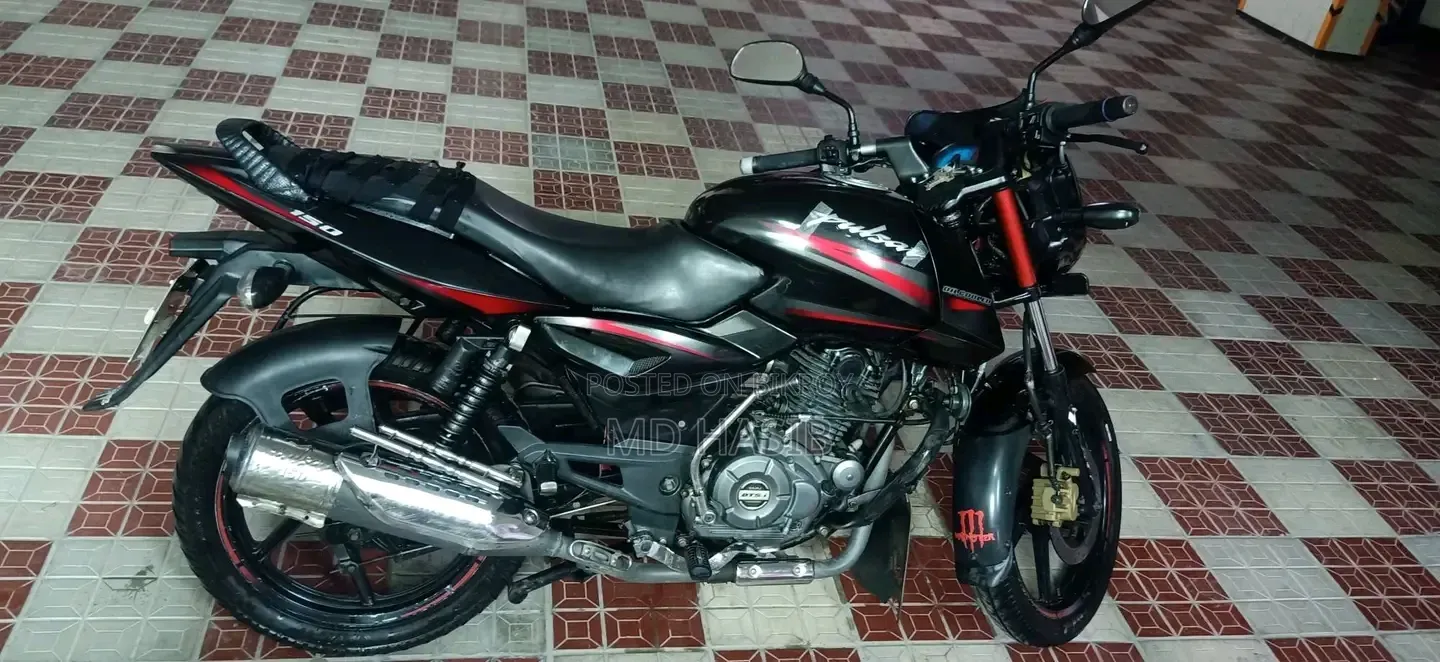 বাজাজ পালসার ১৫০ ২০১৮ কালো
