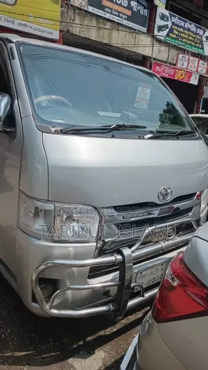 Toyota Grand HiAce 2002 Pearl