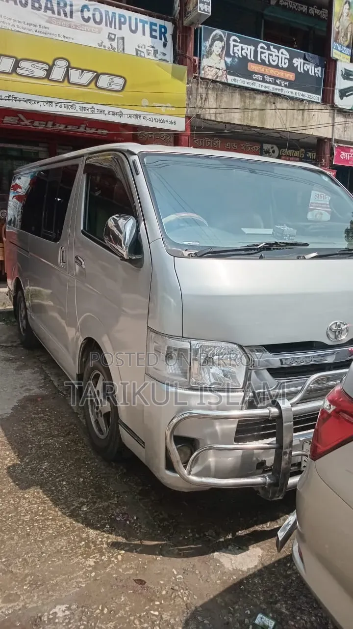 Toyota Grand HiAce 2002 Pearl
