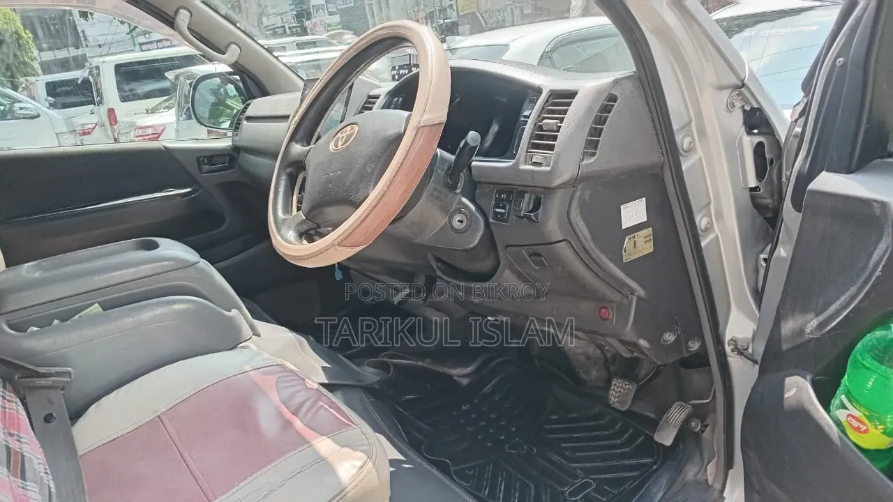 Toyota Grand HiAce 2002 Pearl
